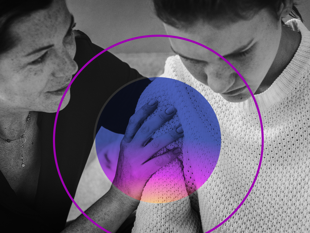 Jeugdcoach troost cliënt