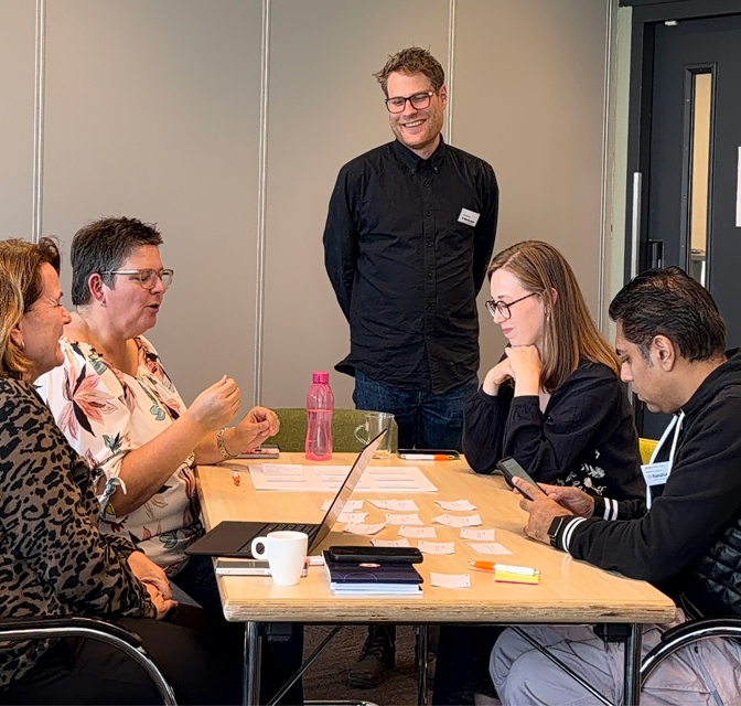 Spreker over de persoonsgerichte aanpak met PGAx